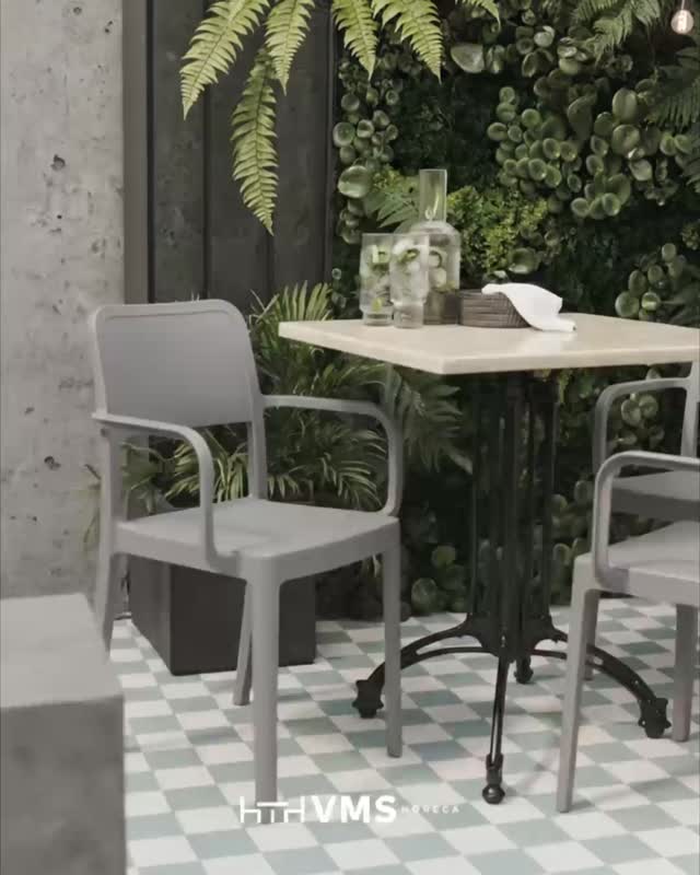 ¿Diseño o resistencia? Con la Capri Blanco Hueso, no tienes que elegir. 🍽️Líneas orgánicas y una tonalidad que aporta luz natural a cualquier espacio. Fabricada en polipropileno de alta densidad, es la pieza clave para terrazas que buscan el equilibrio entre estética vanguardista y comodidad absoluta.Ideal para proyectos que necesitan ese "efecto wow" sin renunciar a la funcionalidad.📩 ¿Hablamos de tu proyecto? Pide tu presupuesto personalizado por DM.#VMSHoreca #MobiliarioDiseño #InteriorismoHoreca #TerrazasConEstilo #ContractFurniture