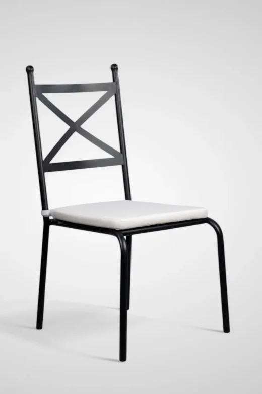 Cadeira Black Forge Black com almofada